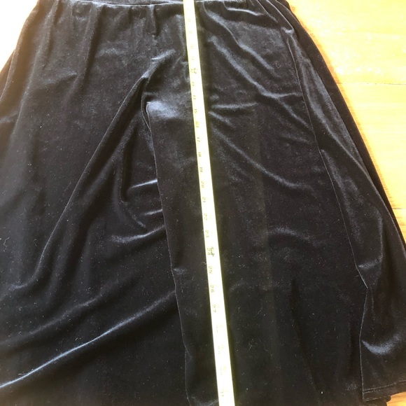 Black velveteen stretch culottes/skirt size 10 - Picture 4 of 9